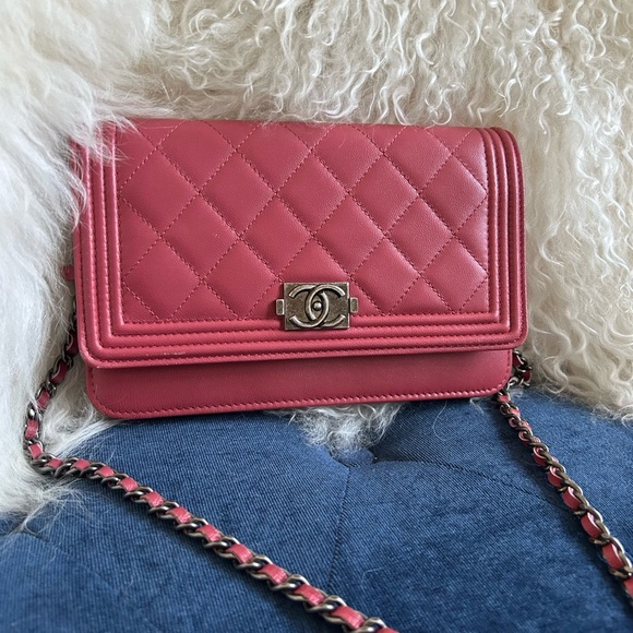 CHANEL Handbags - Chanel Rose Wallet on chain timeless/classique linen crossbody bag